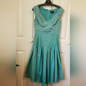 Adrianna Papell Formal wear